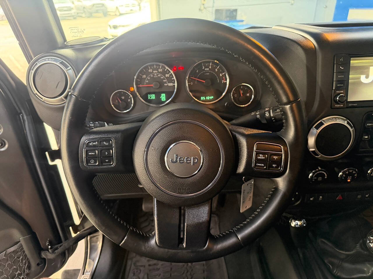 Used 2016 Jeep Wrangler Unlimited Sahara w/ Dual Top Group AWD/4WD image 21