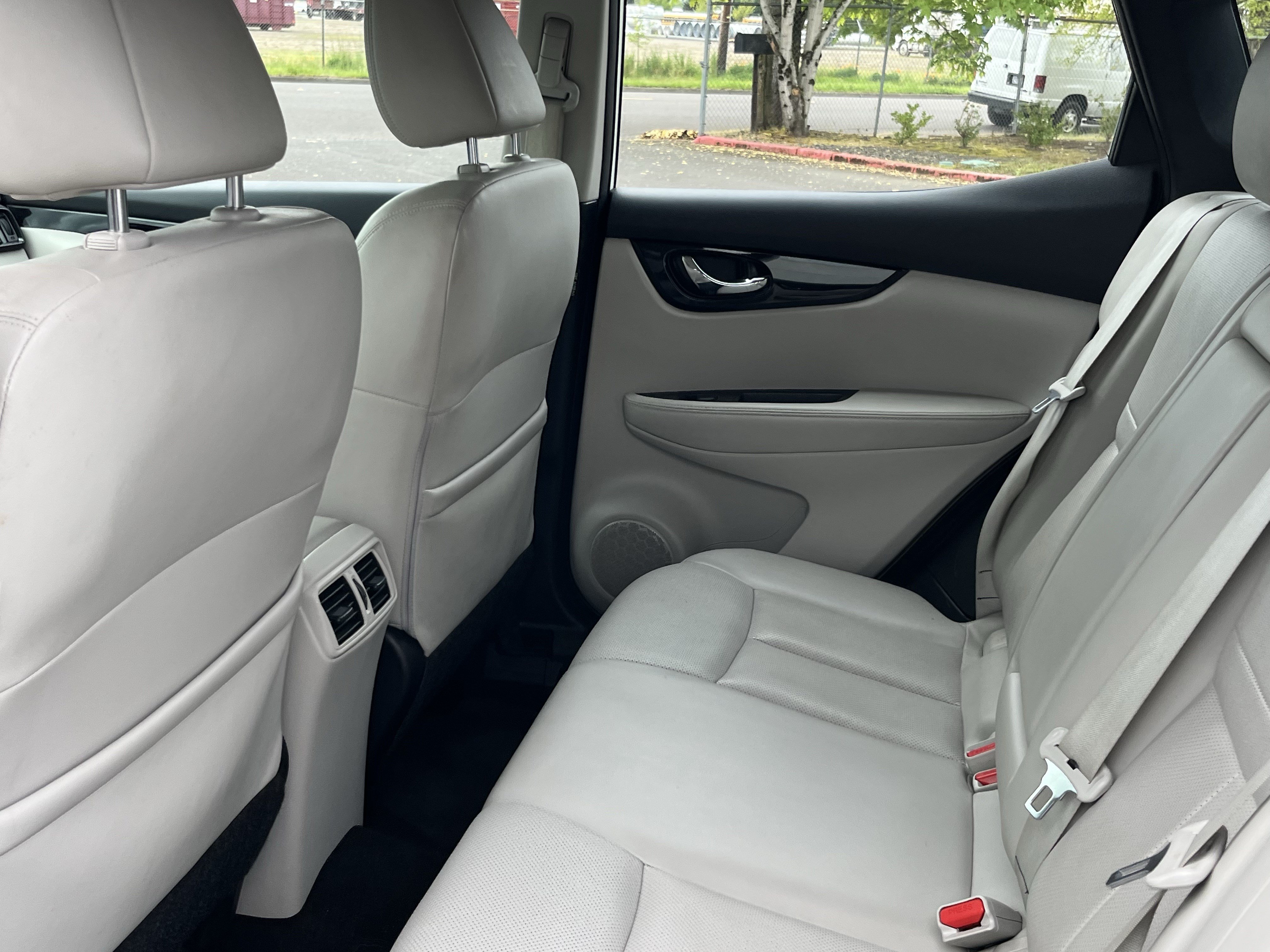 Used 2022 Nissan Rogue Sport SL AWD/4WD image 13