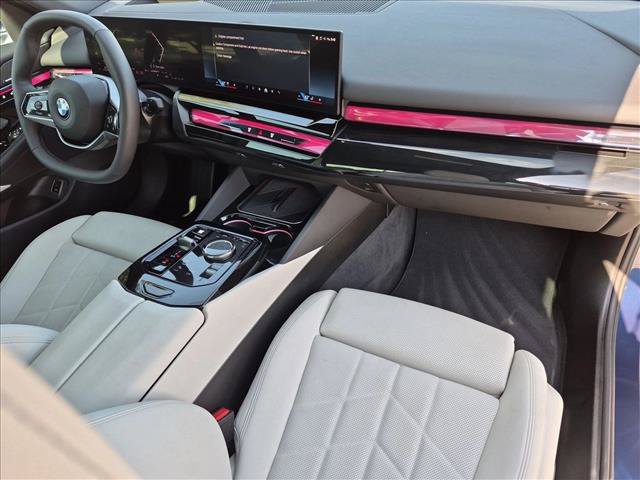 Certified 2026 BMW 540i xDrive w/ Premium Package AWD/4WD image 23