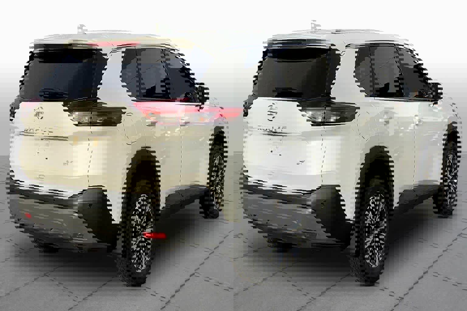 Used 2023 Nissan Rogue SV image 13