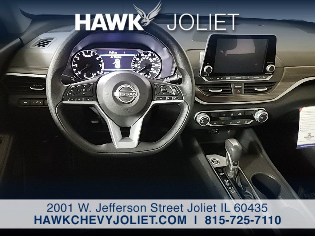 Used 2025 Nissan Altima 2.5 SV FWD image 14