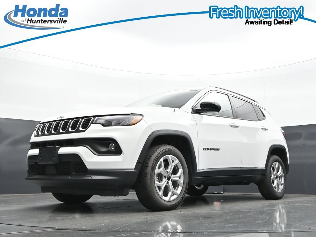 Used 2025 Jeep Compass Latitude AWD/4WD image 28