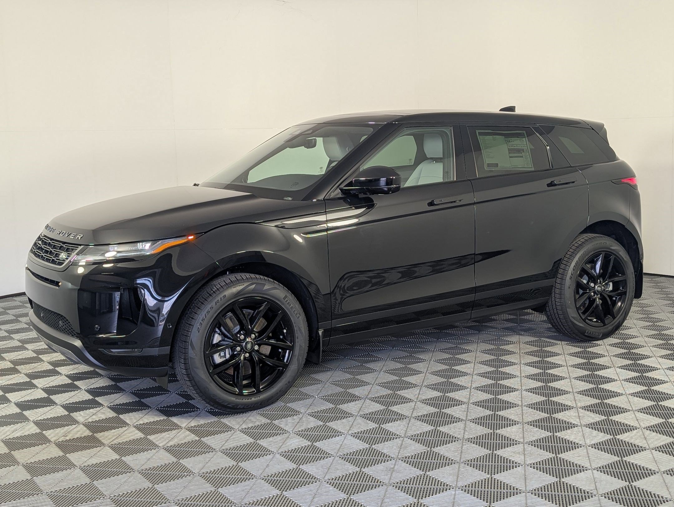 New 2026 Land Rover Range Rover Evoque S image 1