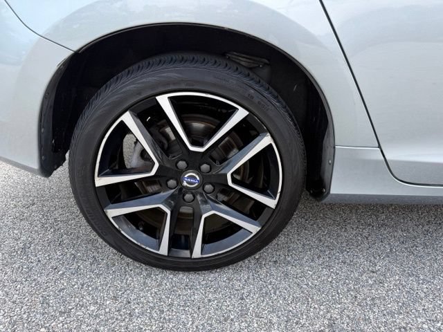 Used 2018 Volvo V60 T5 Dynamic FWD image 12