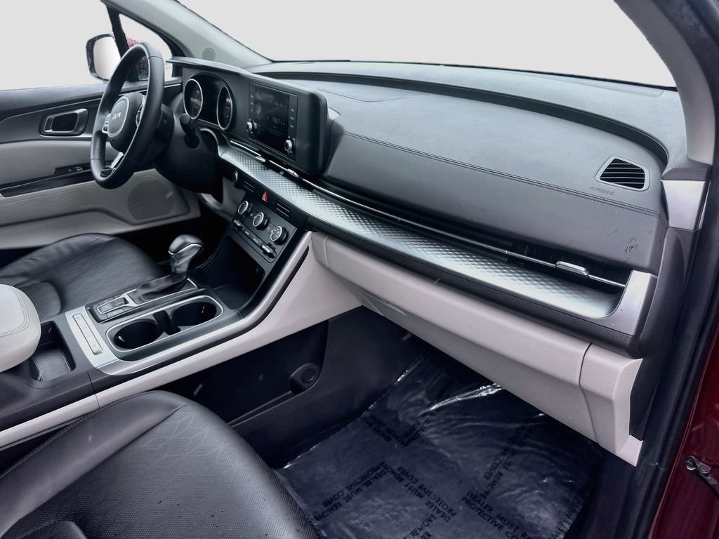 Certified 2024 Kia Carnival LX FWD image 28