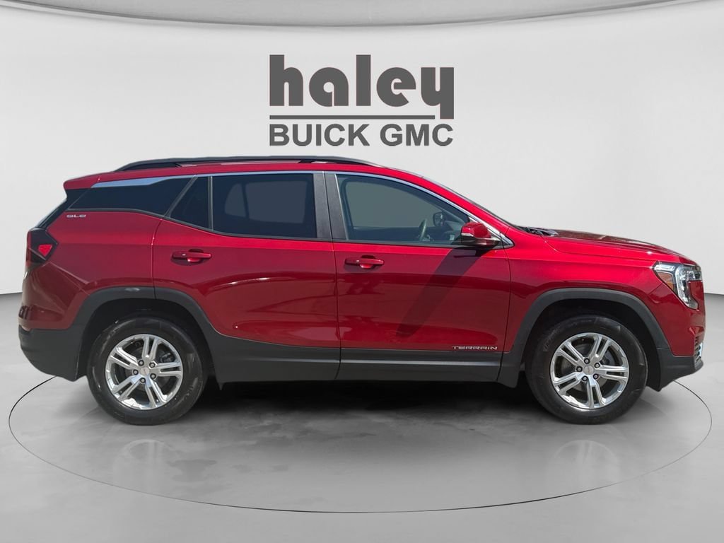 Used 2023 GMC Terrain SLE w/ Driver Convenience Package AWD/4WD image 6