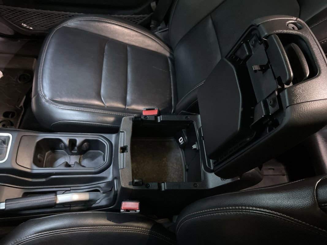 Used 2022 Jeep Wrangler Unlimited Rubicon w/ Xtreme Recon 35" Tire Package image 26