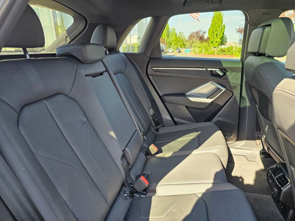Used 2022 Audi Q3 2.0T Premium w/ Convenience Package AWD/4WD image 15