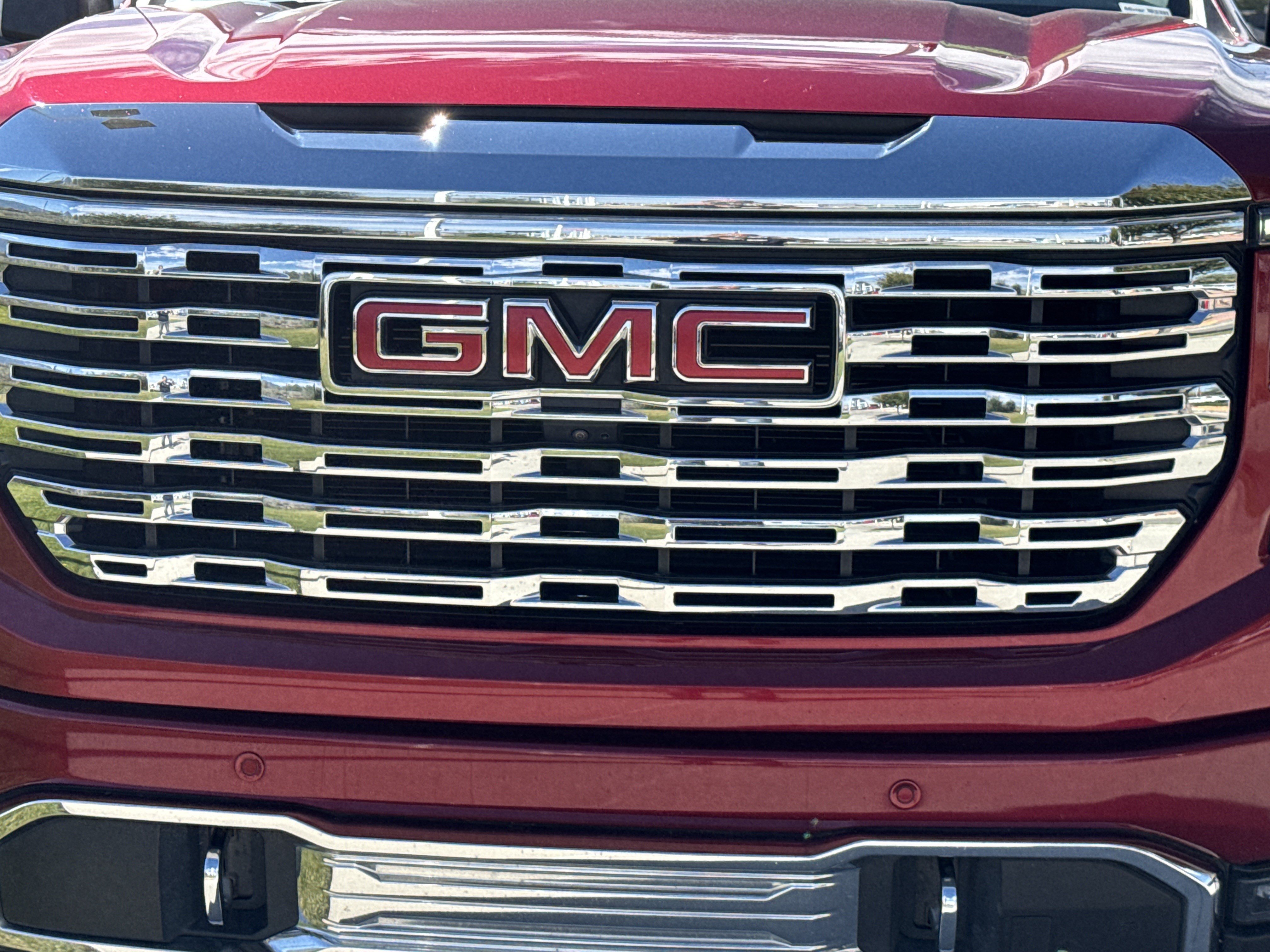 Used 2023 GMC Sierra 1500 Denali w/ Technology Package AWD/4WD image 9