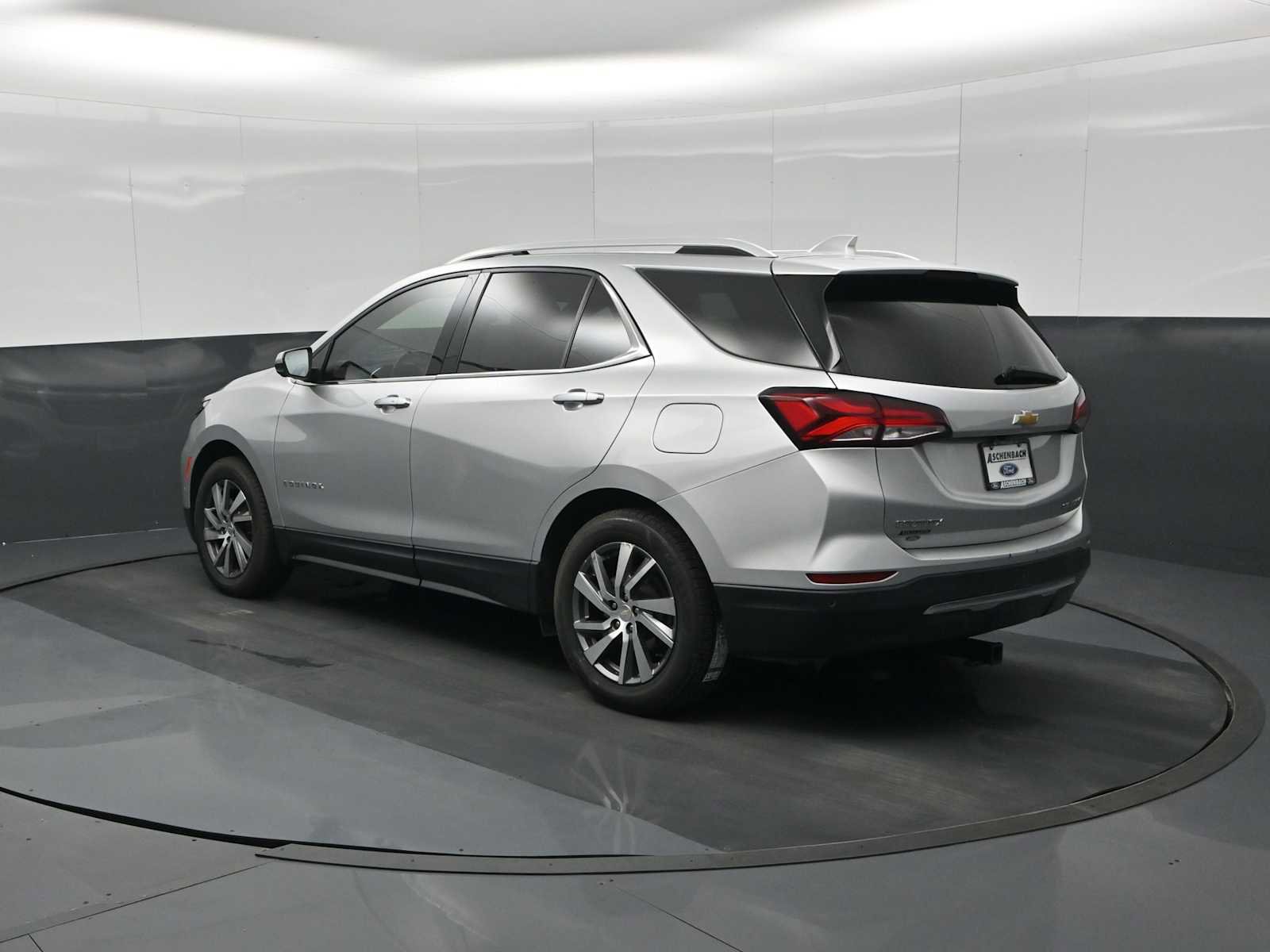 Used 2022 Chevrolet Equinox Premier AWD/4WD image 6