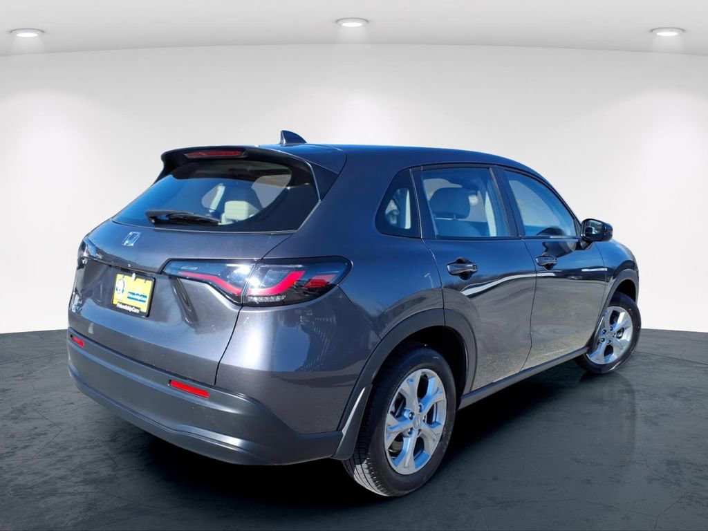 Used 2023 Honda HR-V LX image 7
