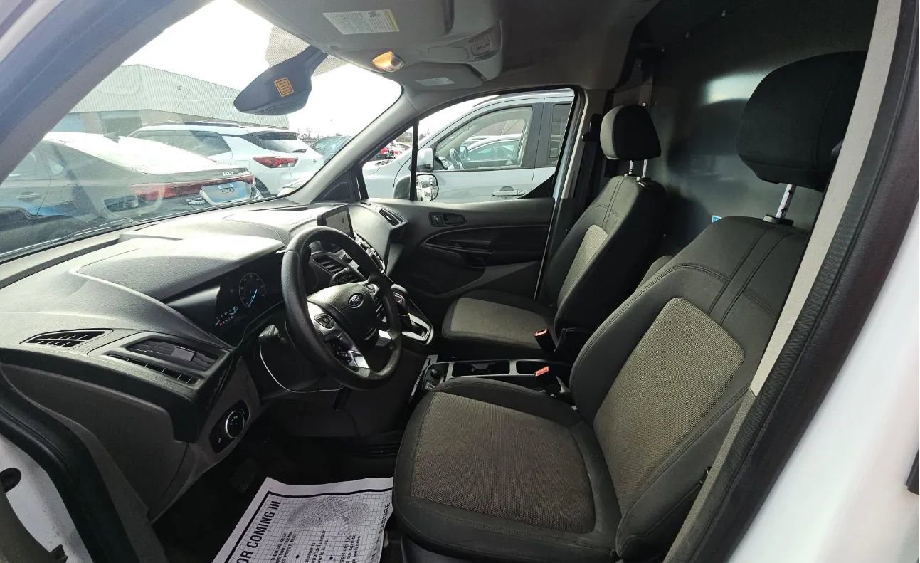Used 2020 Ford Transit Connect XL image 4