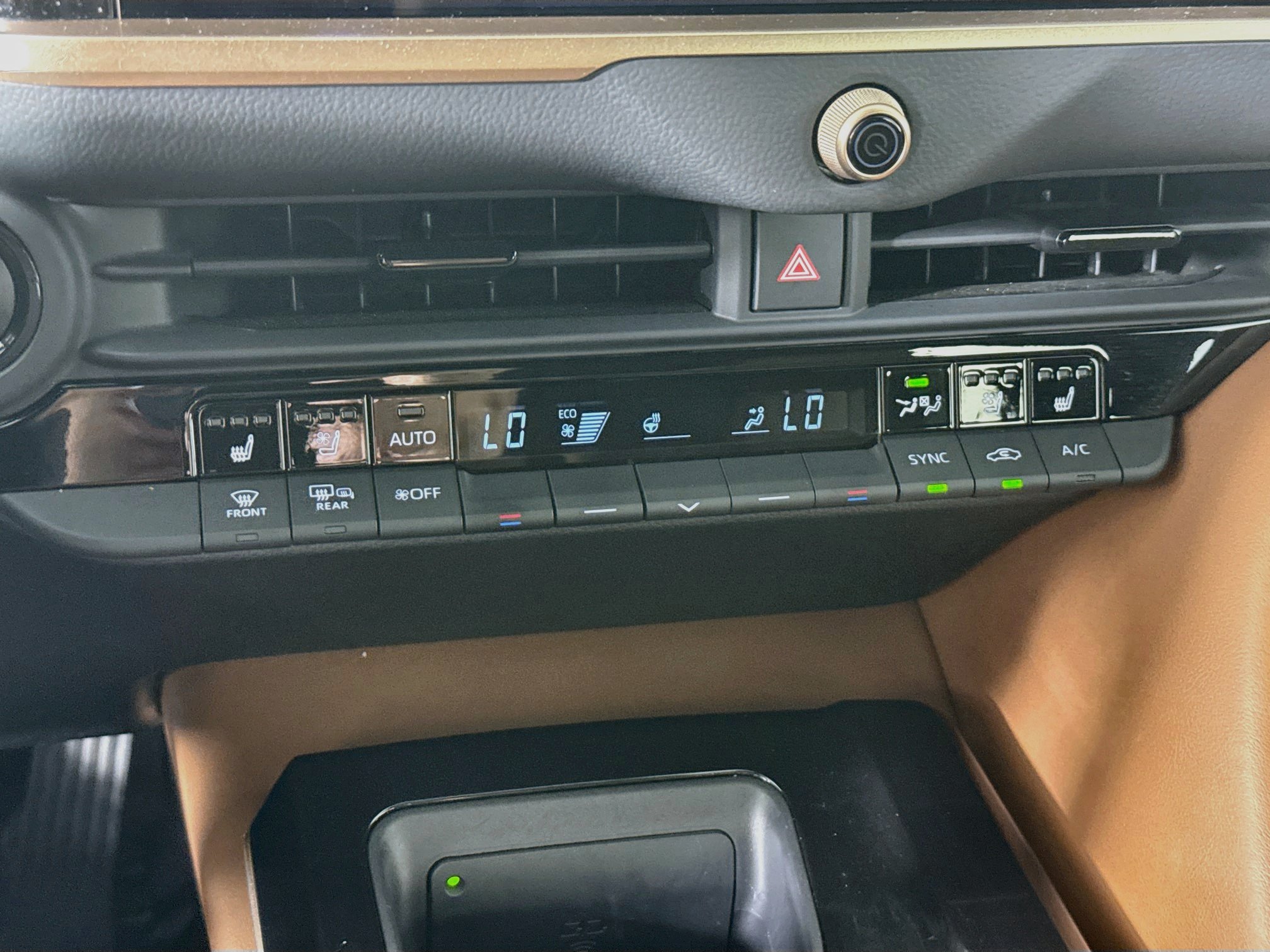 Used 2025 Toyota Crown Signia w/ Advanced Technology Package AWD/4WD image 17