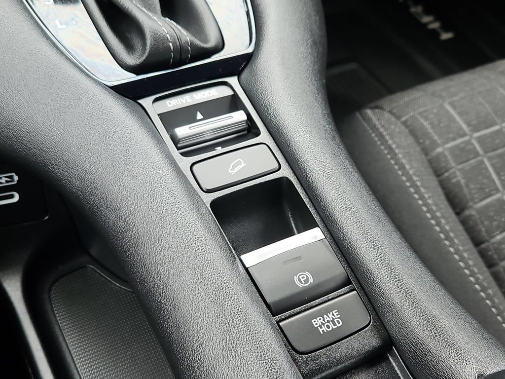 Certified 2024 Honda HR-V LX image 16