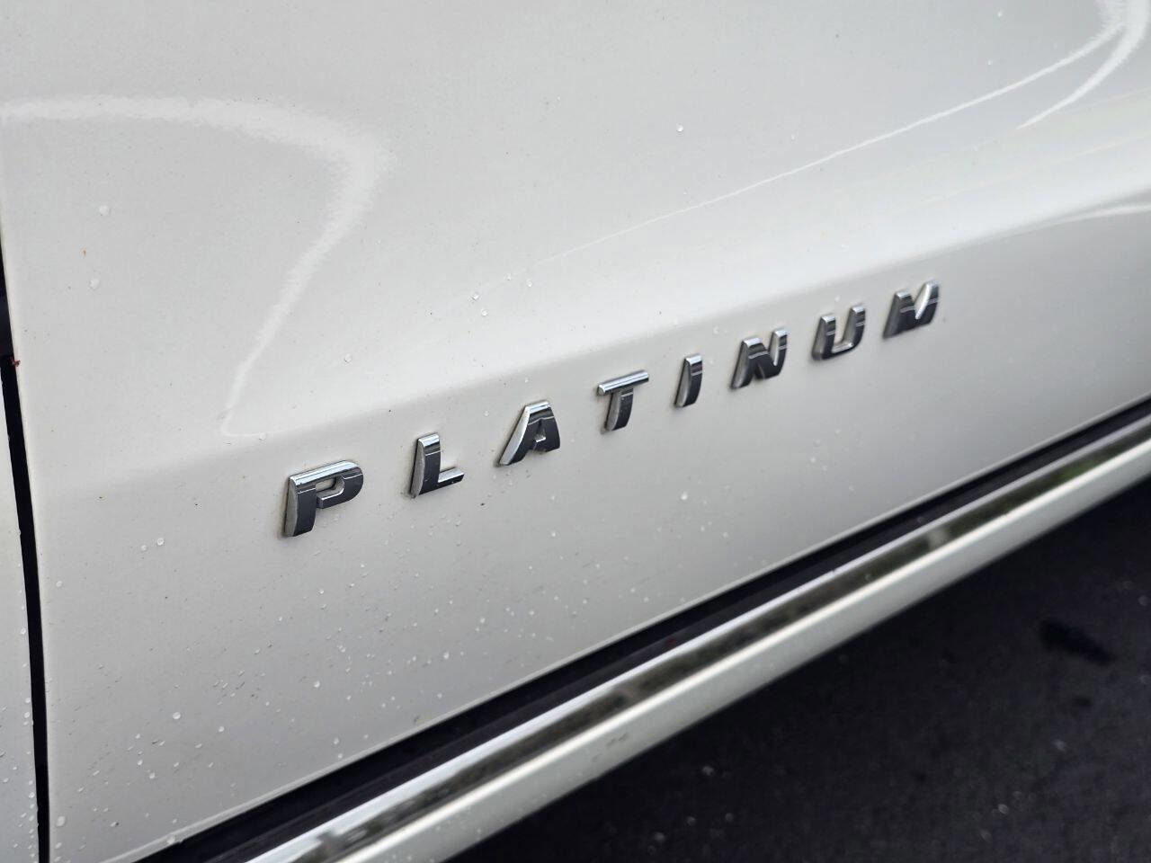Used 2018 Ford Expedition Max Platinum image 5