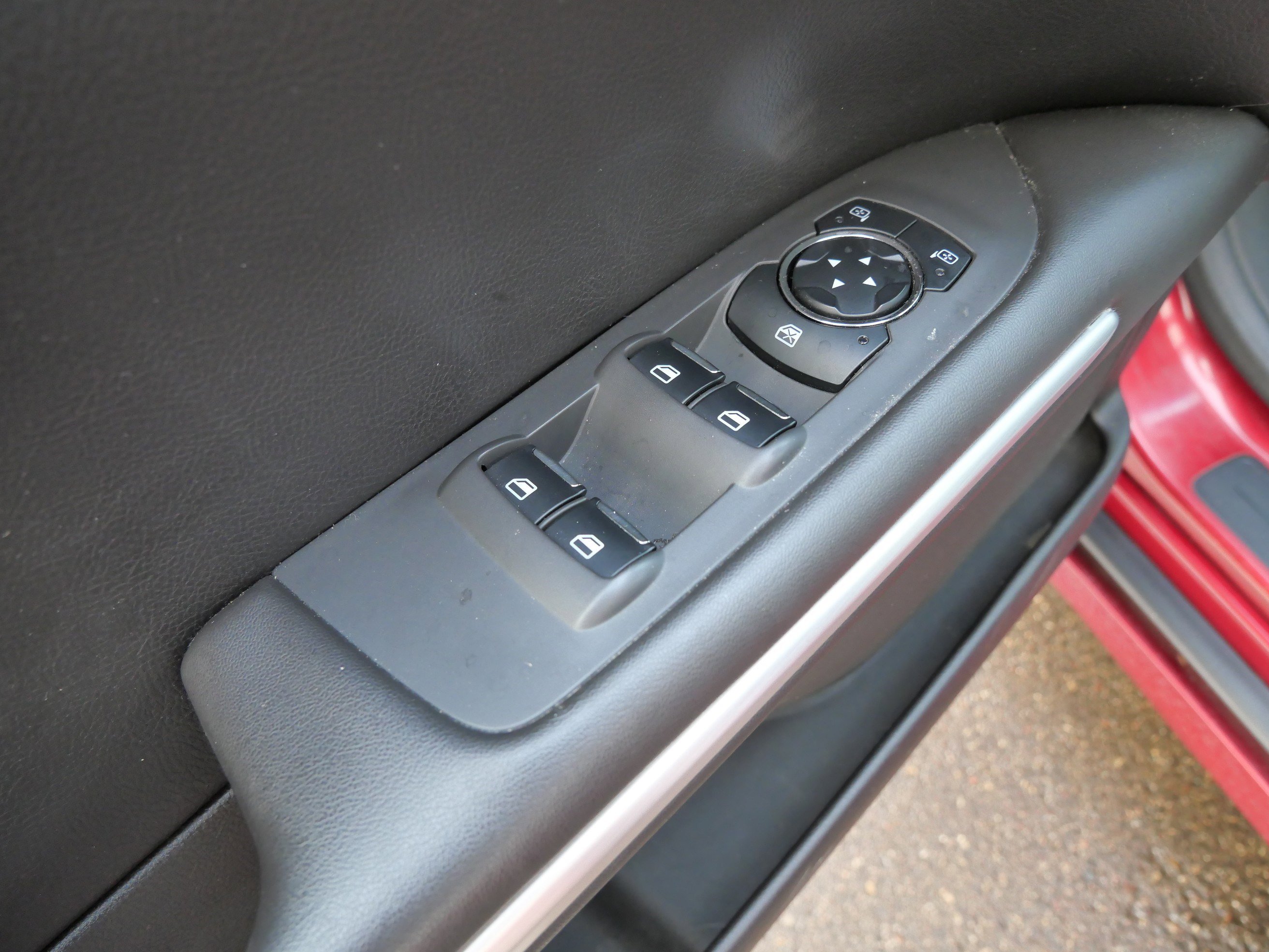 Used 2014 Lincoln MKZ image 18