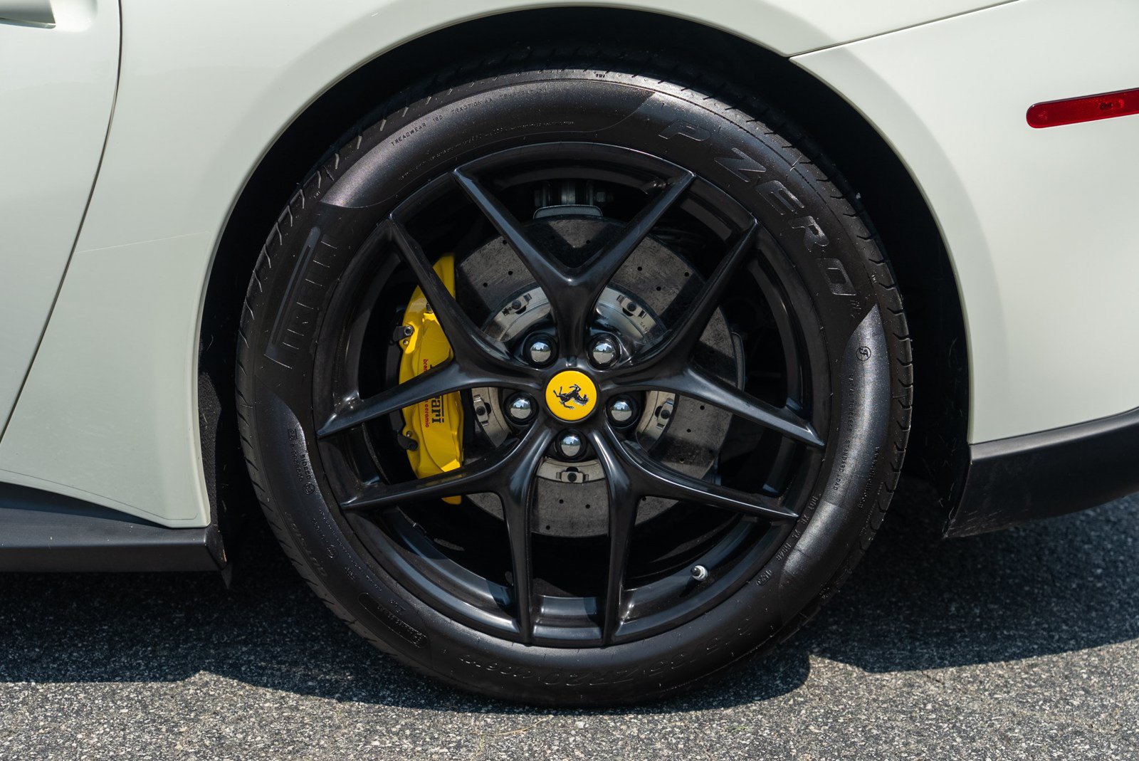 Used 2017 Ferrari F12 Berlinetta RWD image 10