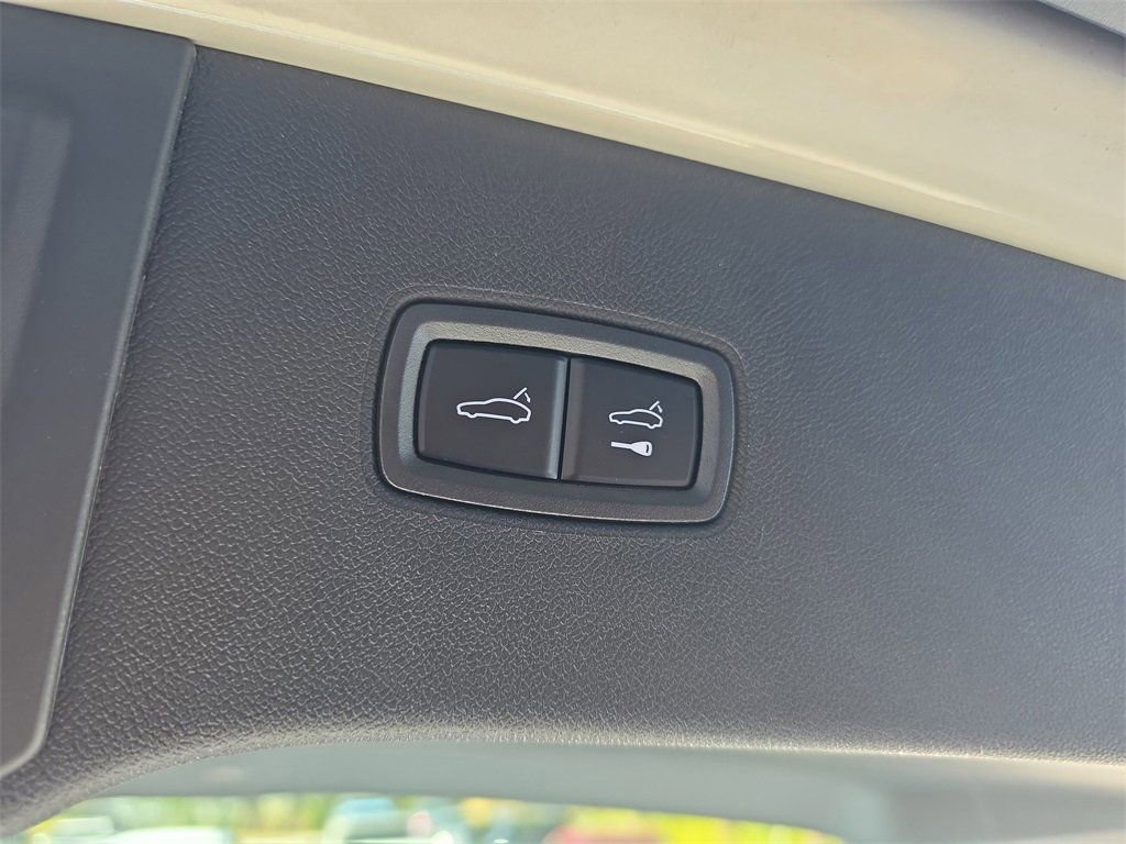 Certified 2025 Porsche Cayenne E-Hybrid image 18