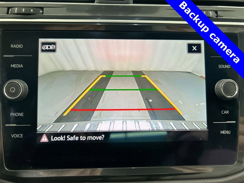 Certified 2022 Volkswagen Tiguan SE R-Line image 22