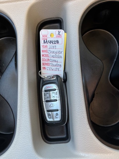Used 2019 Chrysler Pacifica Touring image 55