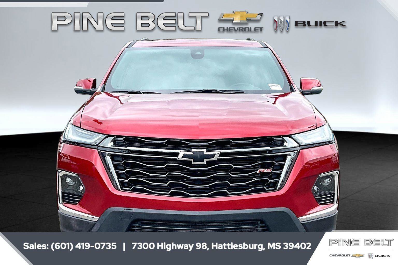Used 2023 Chevrolet Traverse RS FWD image 3