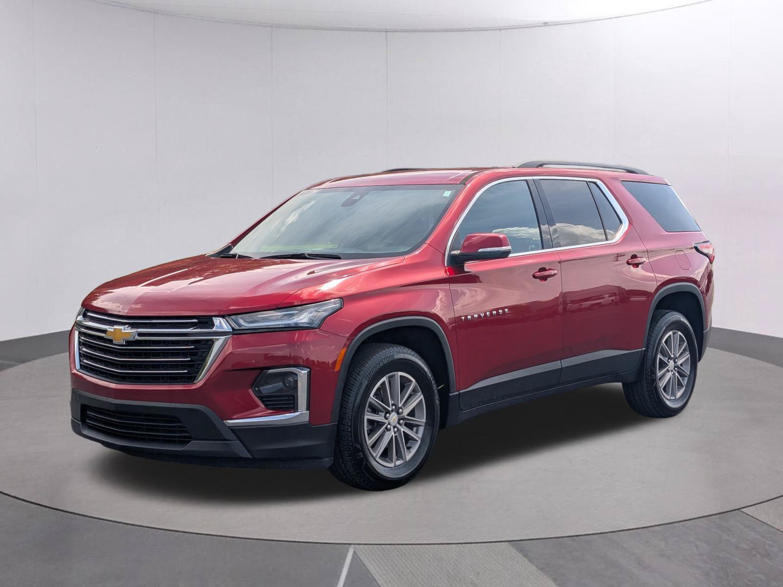 Certified 2023 Chevrolet Traverse LT FWD image 1