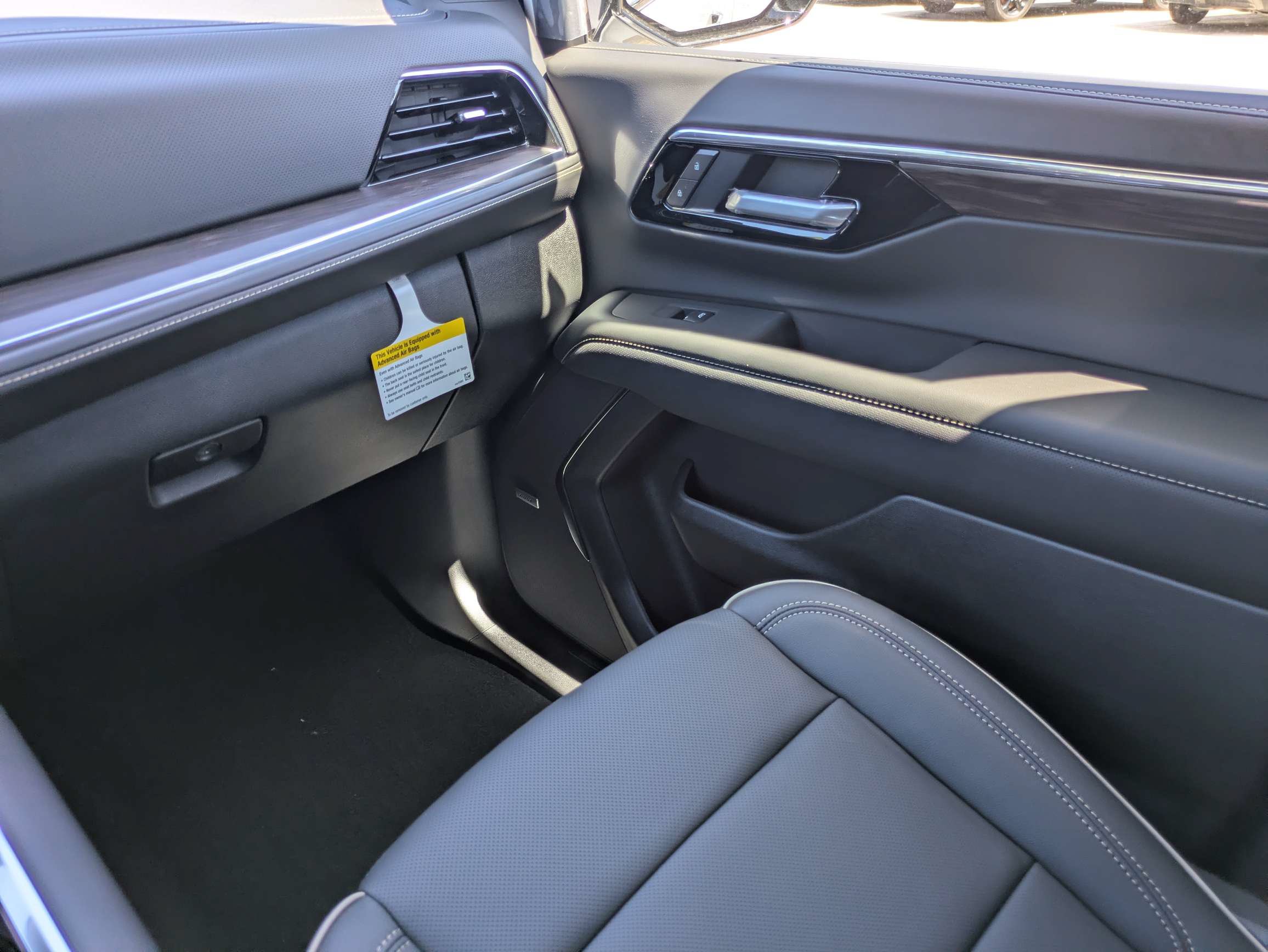 New 2026 Chevrolet Suburban Premier RWD image 12
