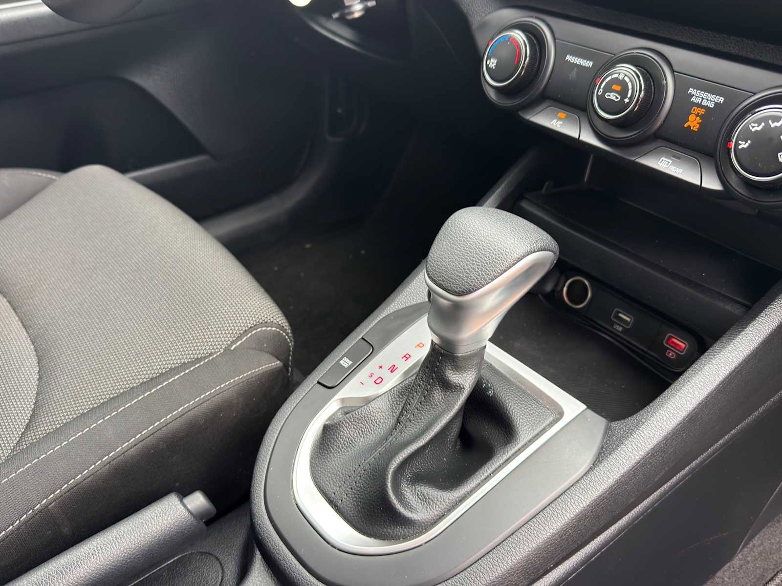 Certified 2024 Kia Forte LXS w/ LXS Technology Package FWD image 28