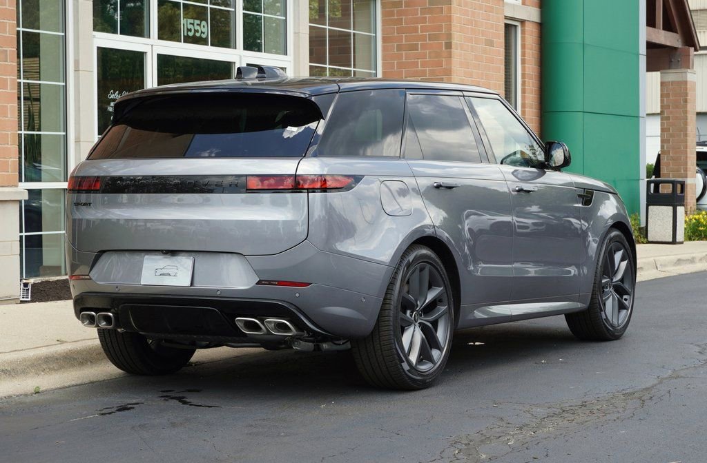 Used 2025 Land Rover Range Rover Sport Dynamic SE image 6