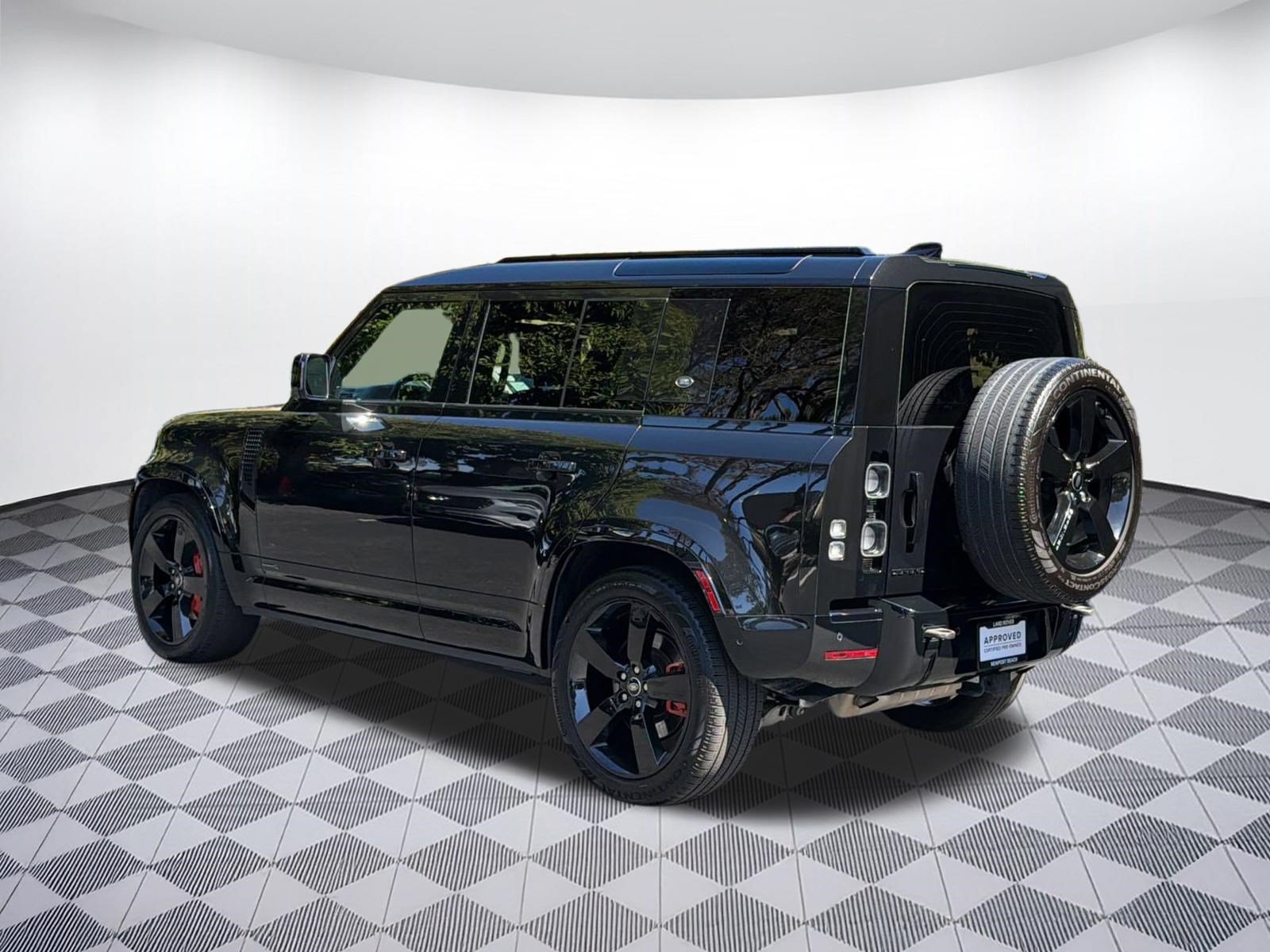 Used 2023 Land Rover Defender 110 X AWD/4WD image 3