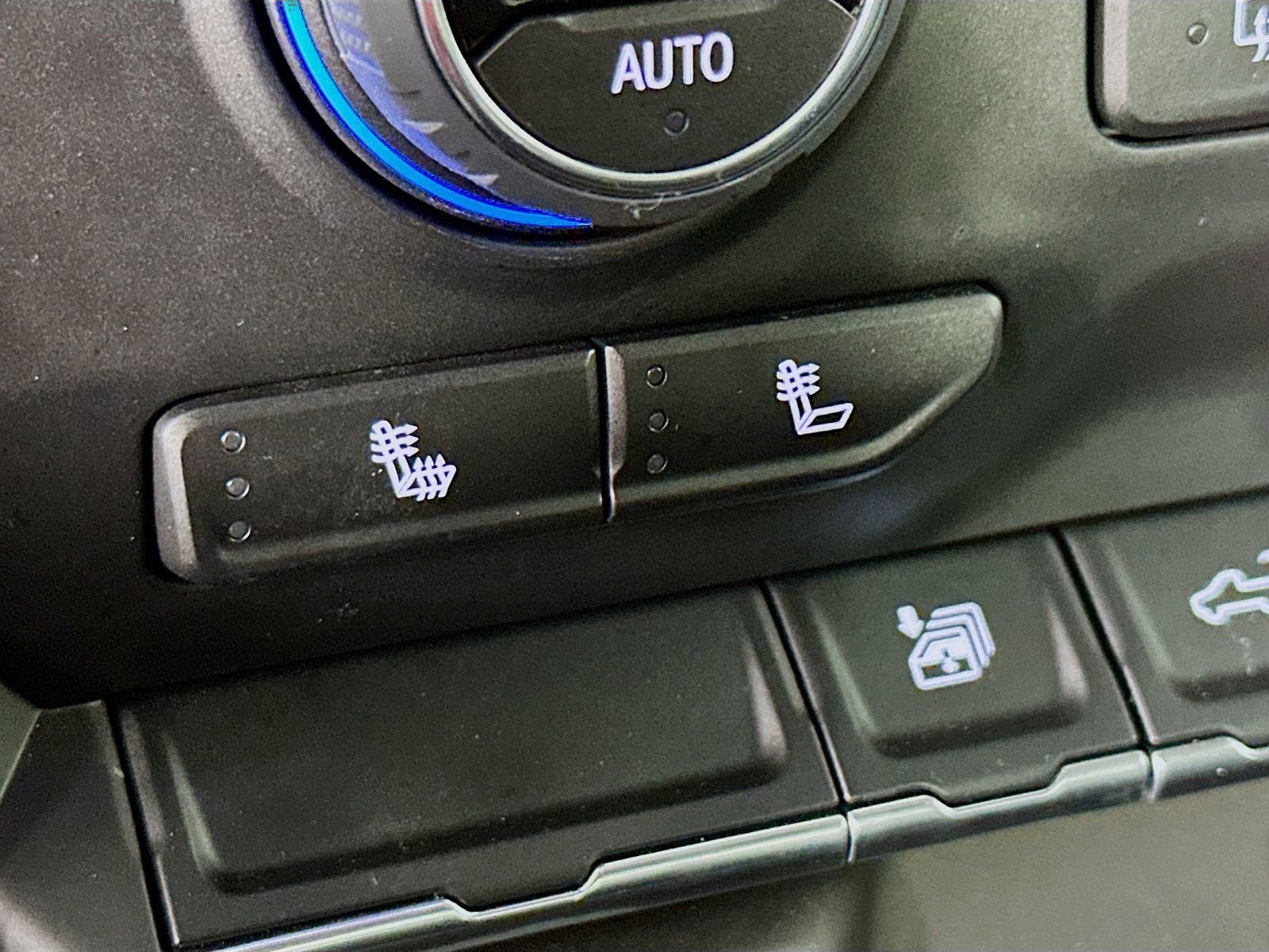 Used 2022 Chevrolet Silverado 2500 LTZ w/ Gooseneck/5TH Wheel Package image 21