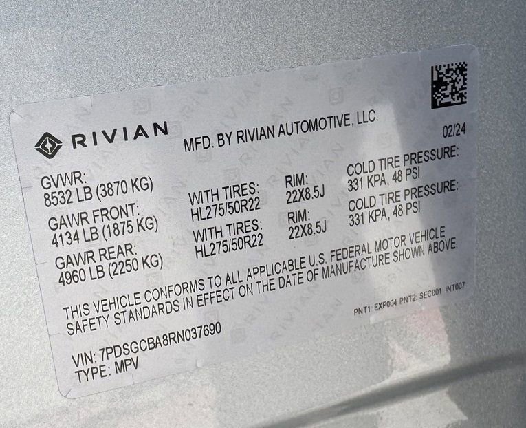 Used 2024 Rivian R1S Adventure AWD/4WD image 31