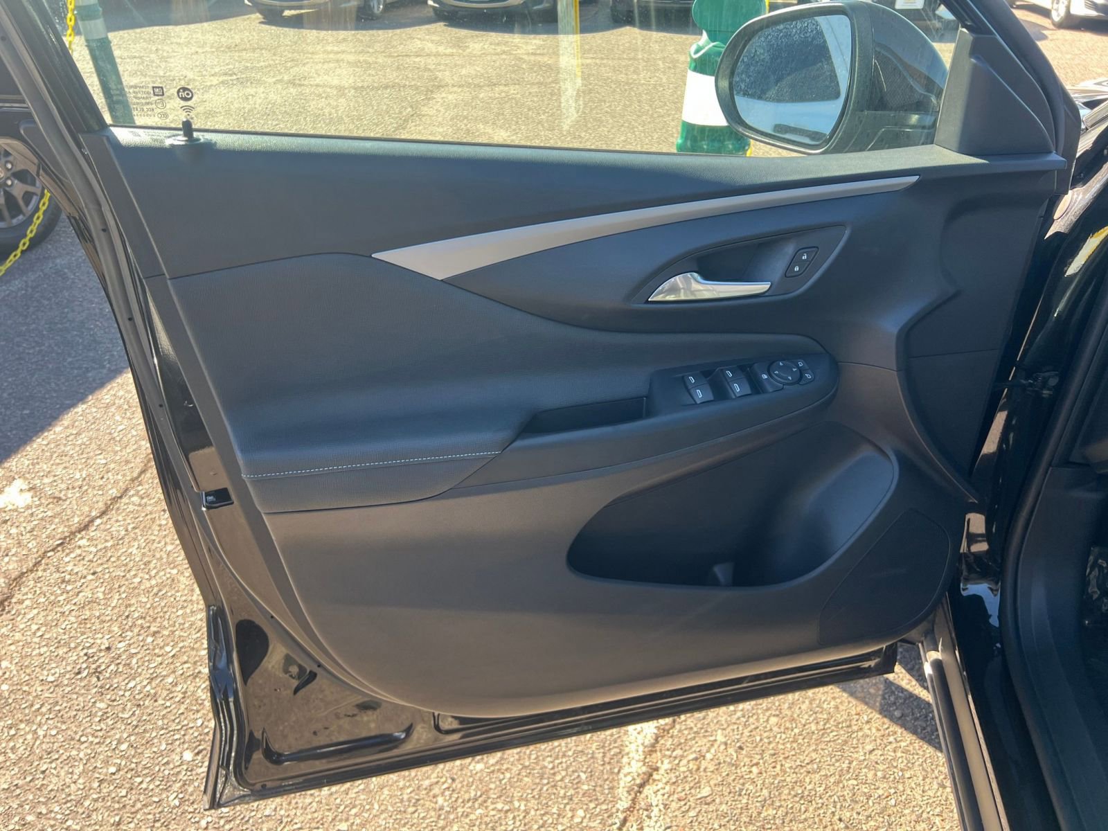 Used 2025 Buick Envista Preferred FWD image 18