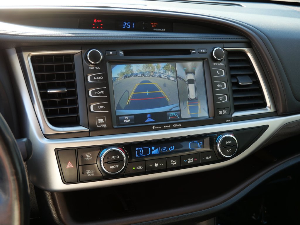 Certified 2019 Toyota Highlander Limited Platinum AWD/4WD image 23