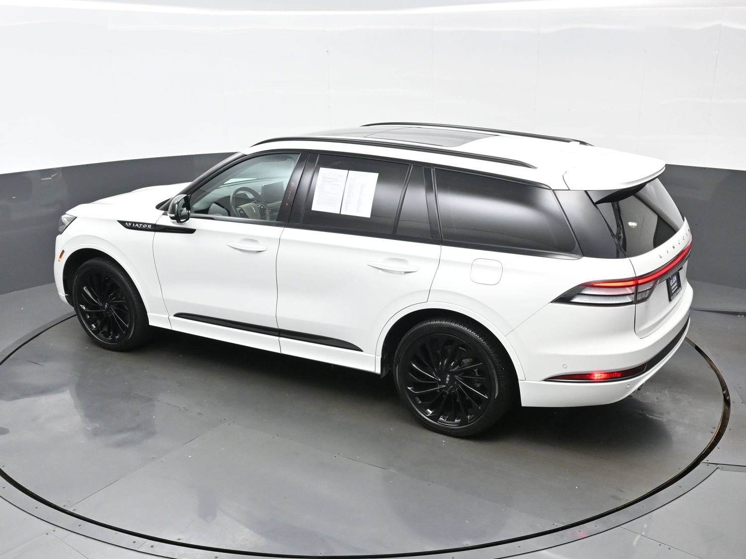 Used 2023 Lincoln Aviator Reserve w/ Jet Package AWD/4WD image 37