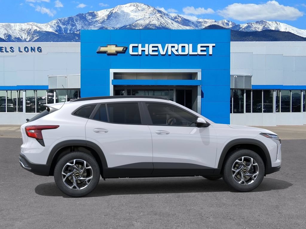 New 2026 Chevrolet Trax LT w/ Sunroof Package FWD image 5