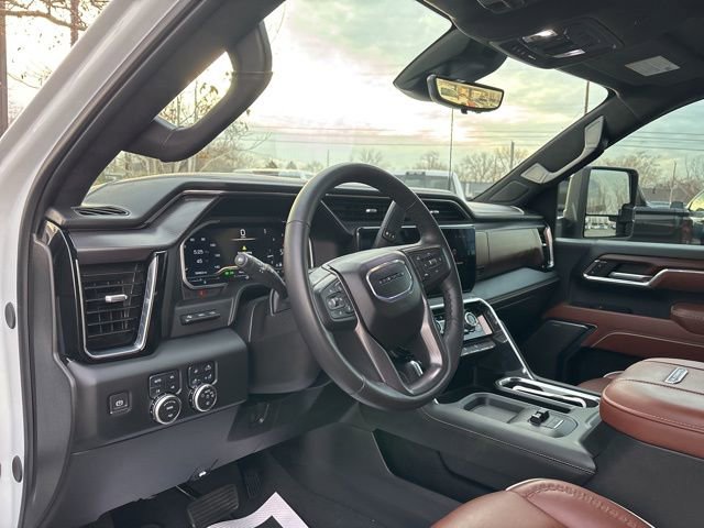 Used 2024 GMC Sierra 2500 Denali Ultimate image 13