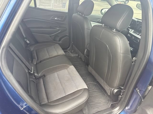 Used 2024 Chevrolet Trax LT w/ Driver Confidence Package FWD image 28