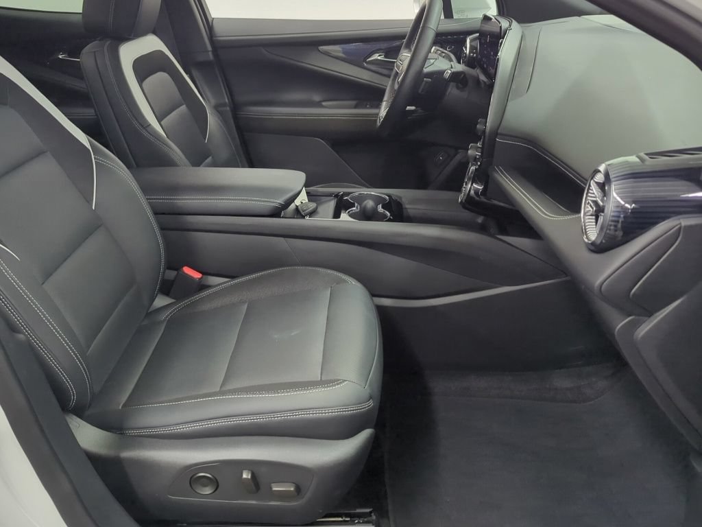 Used 2024 Chevrolet Blazer EV LT AWD/4WD image 30