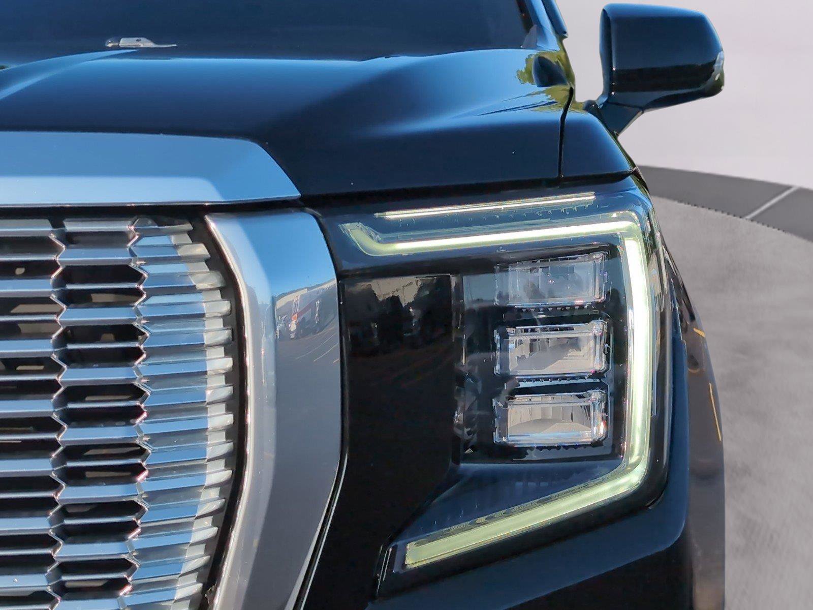 Used 2022 GMC Yukon Denali w/ Denali Ultimate Package AWD/4WD image 35