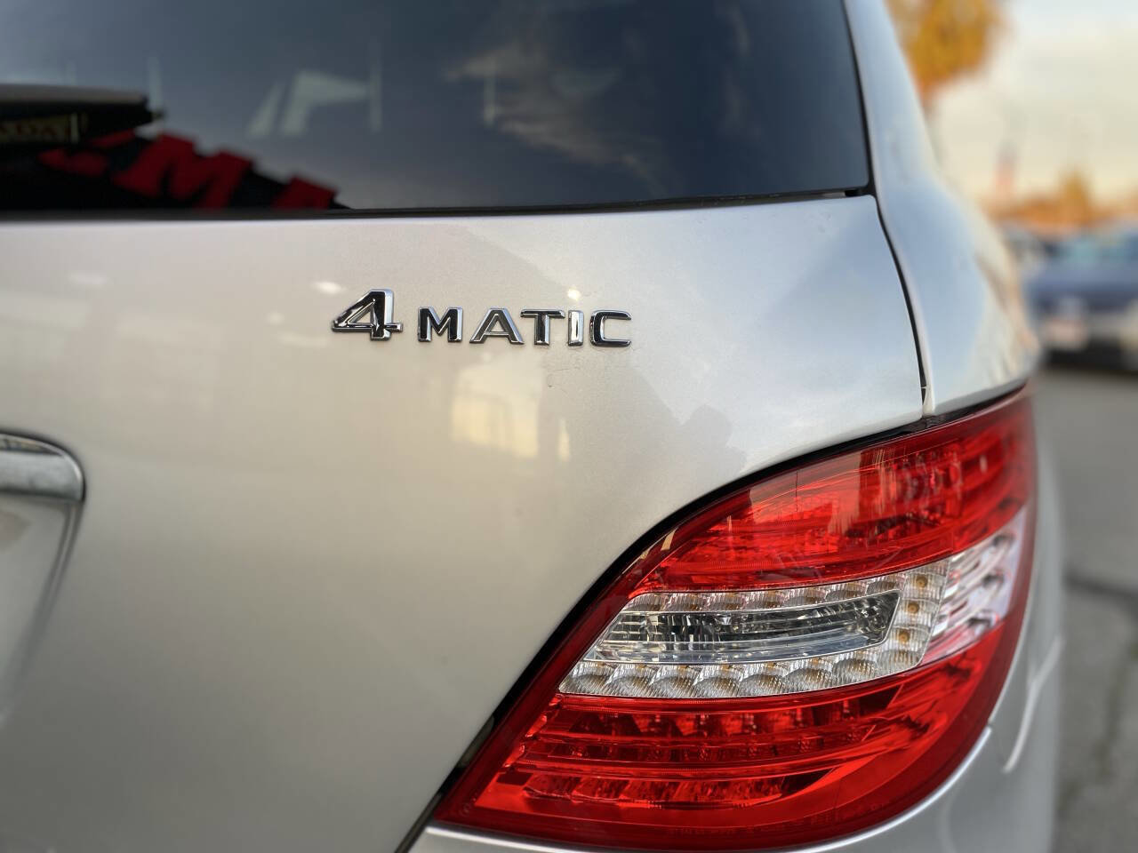 Used 2011 Mercedes-Benz R 350 4MATIC image 32