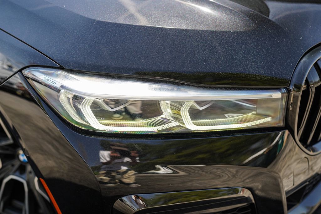 Used 2022 BMW 740i w/ M Sport Package RWD image 7