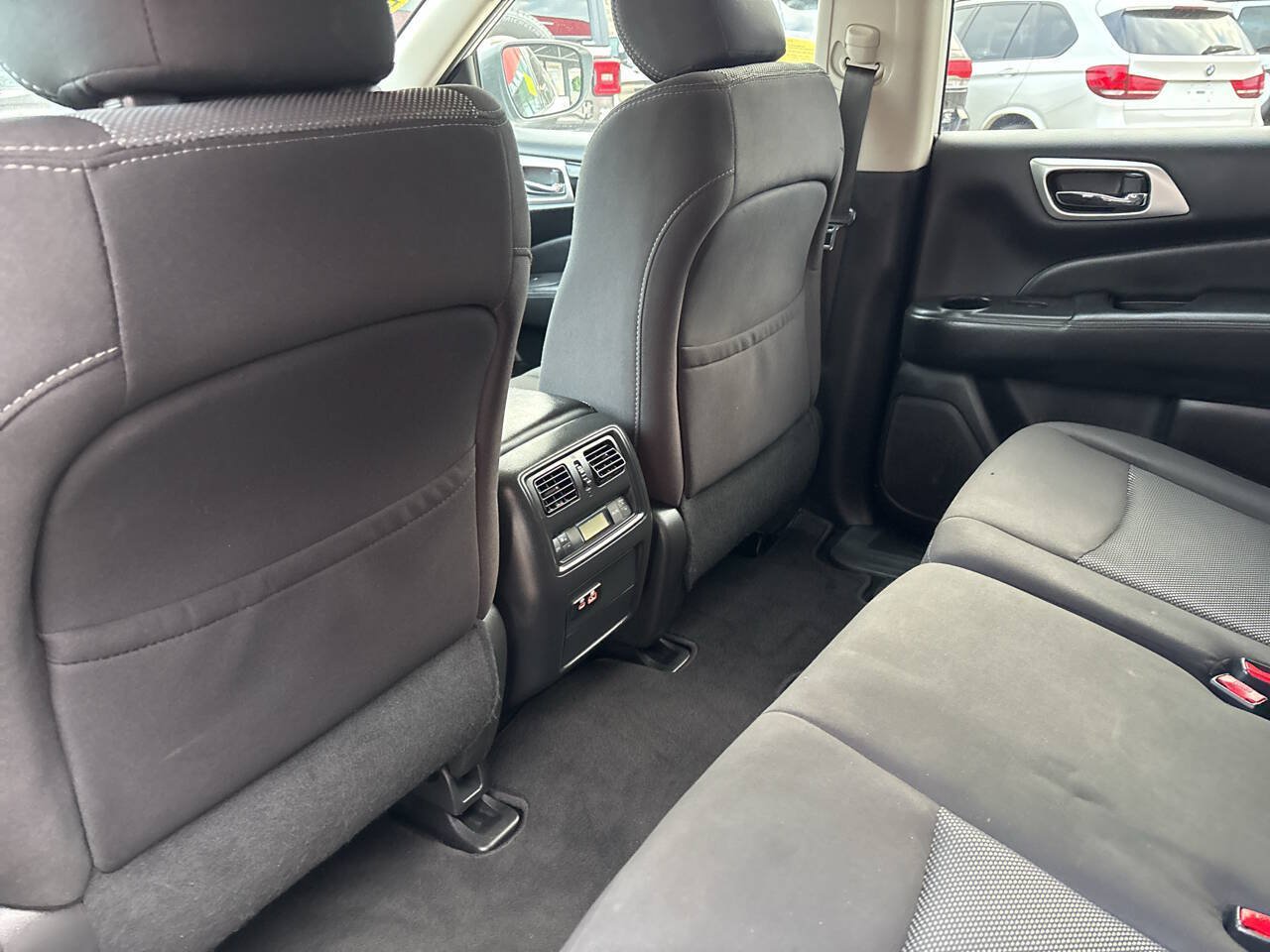 Used 2020 Nissan Pathfinder S AWD/4WD image 11