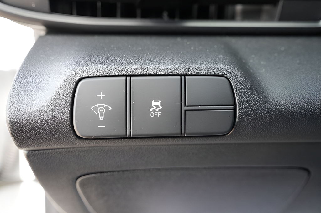 Certified 2026 Hyundai Elantra SEL Sport Premium FWD image 24