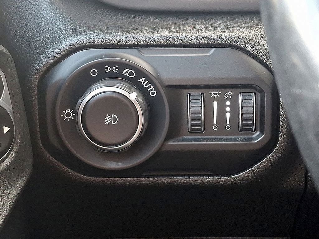 Used 2021 Jeep Wrangler Unlimited Sport image 32