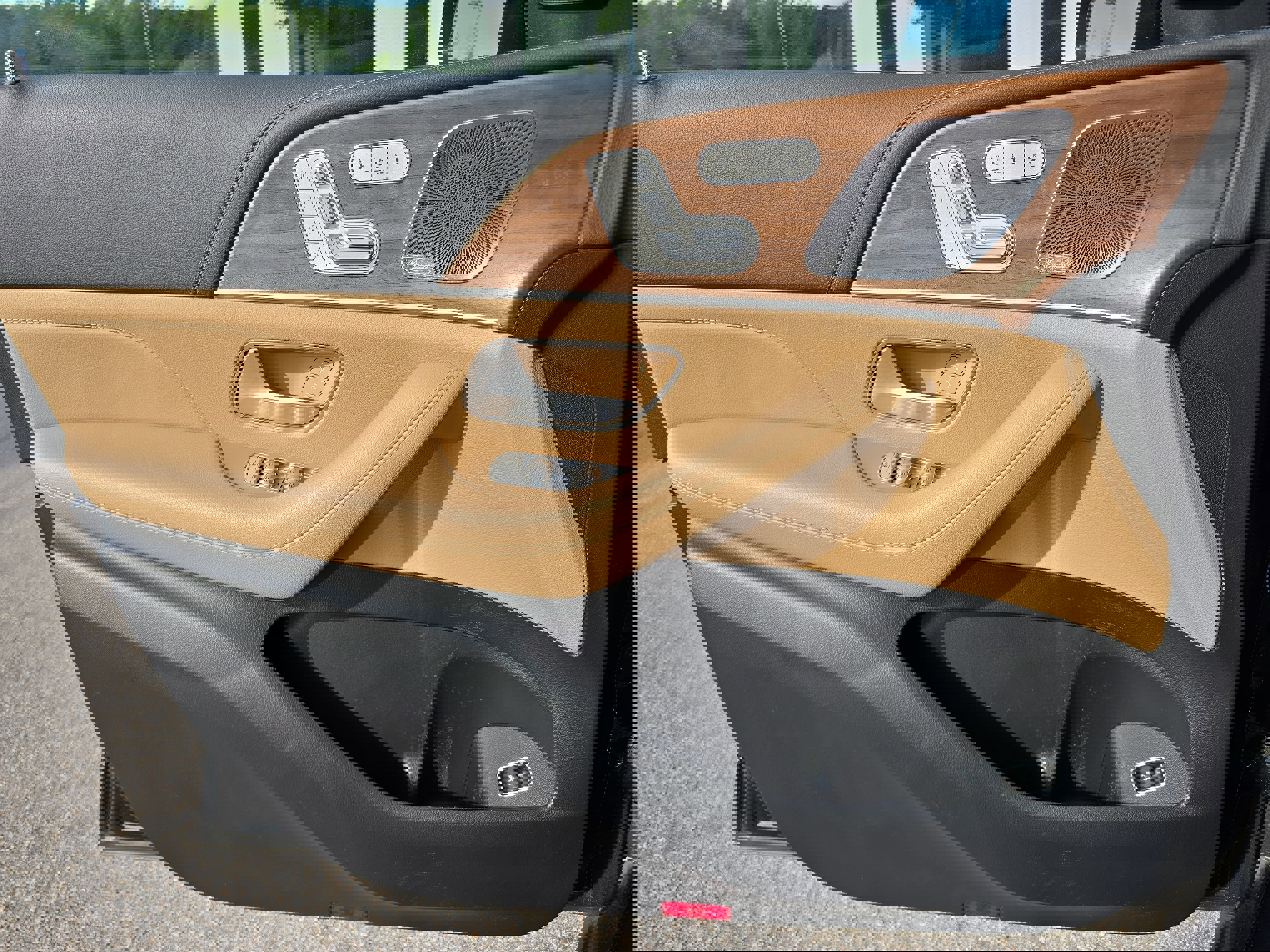 Used 2024 Mercedes-Benz GLS 580 4MATIC image 28