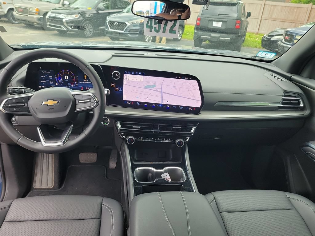 Used 2026 Chevrolet Traverse LT AWD/4WD image 17