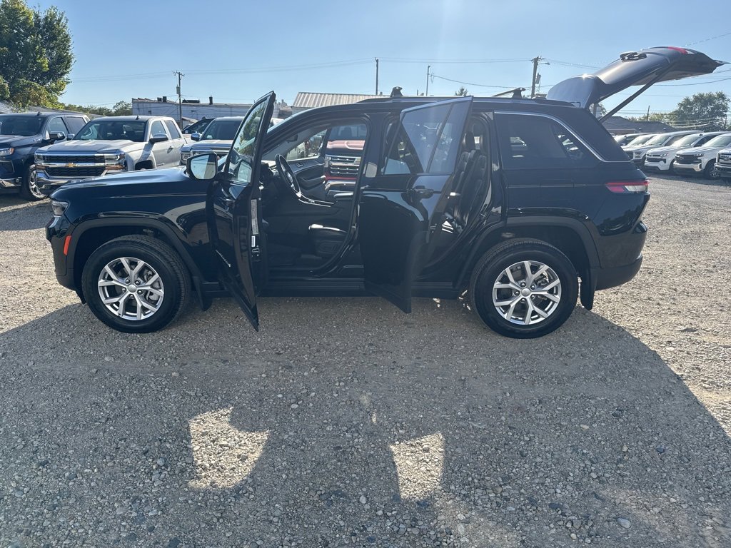 Used 2022 Jeep Grand Cherokee Limited w/ Trailer Tow Prep Group (B) image 26