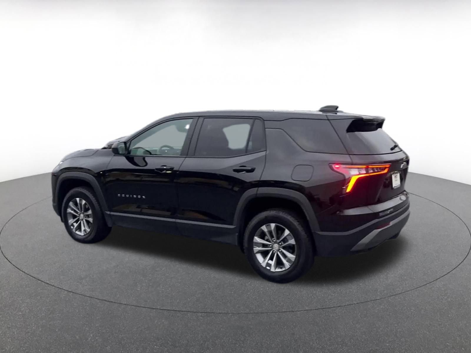 Used 2025 Chevrolet Equinox LT image 10