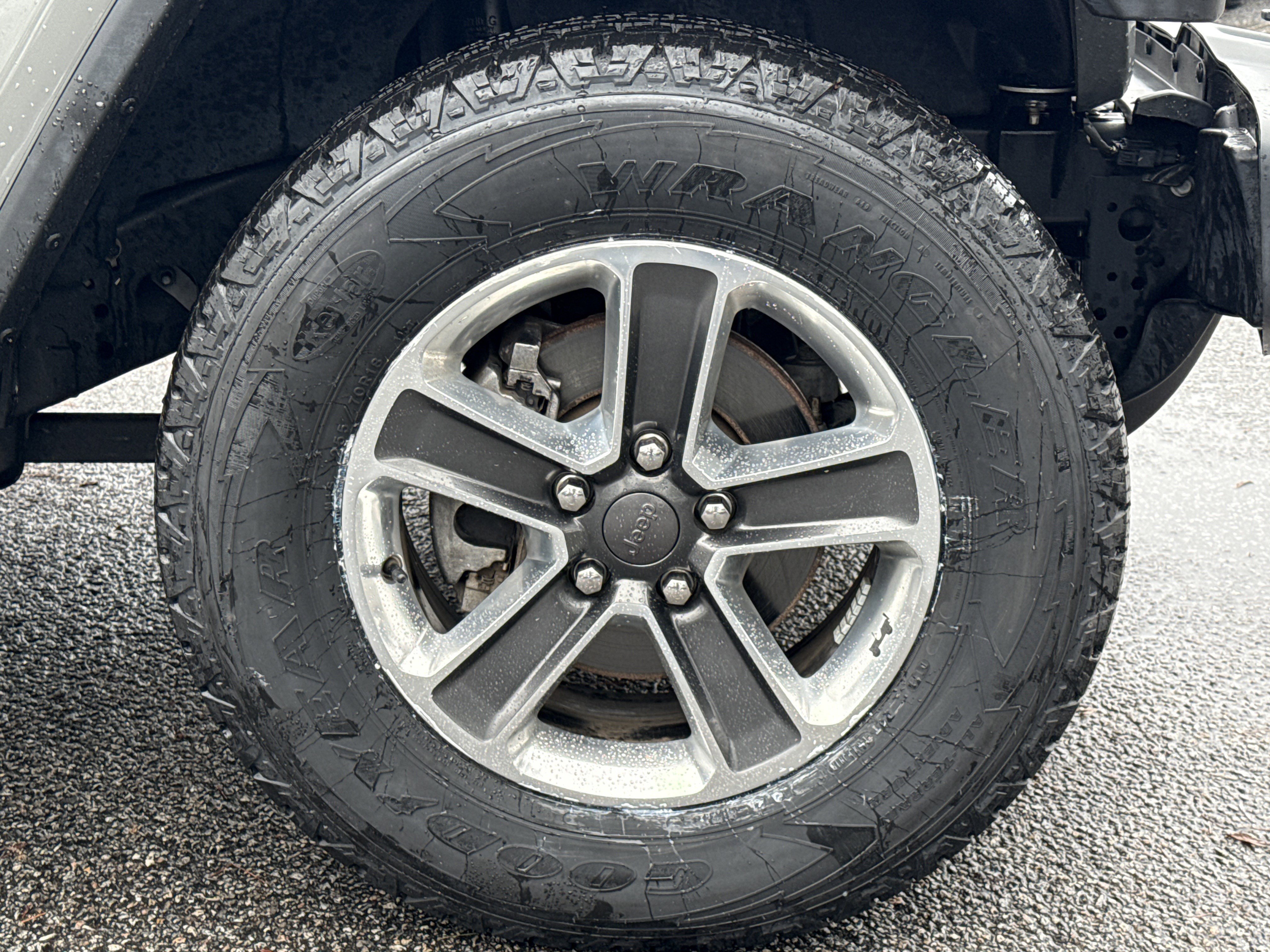 Used 2021 Jeep Wrangler Unlimited Sahara AWD/4WD image 12